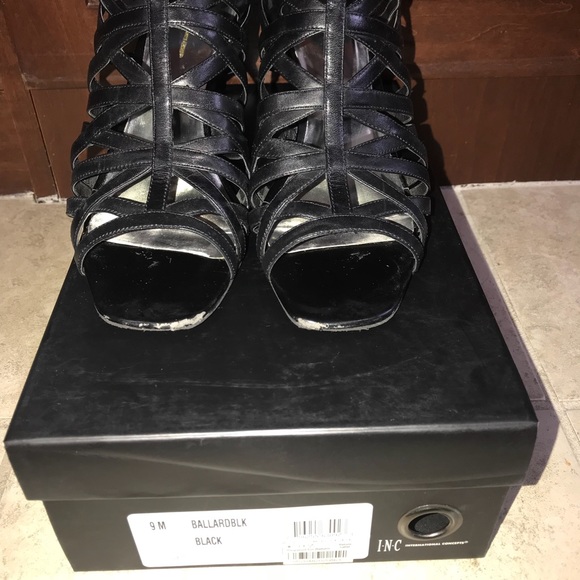 Sandals - Picture 2 of 4